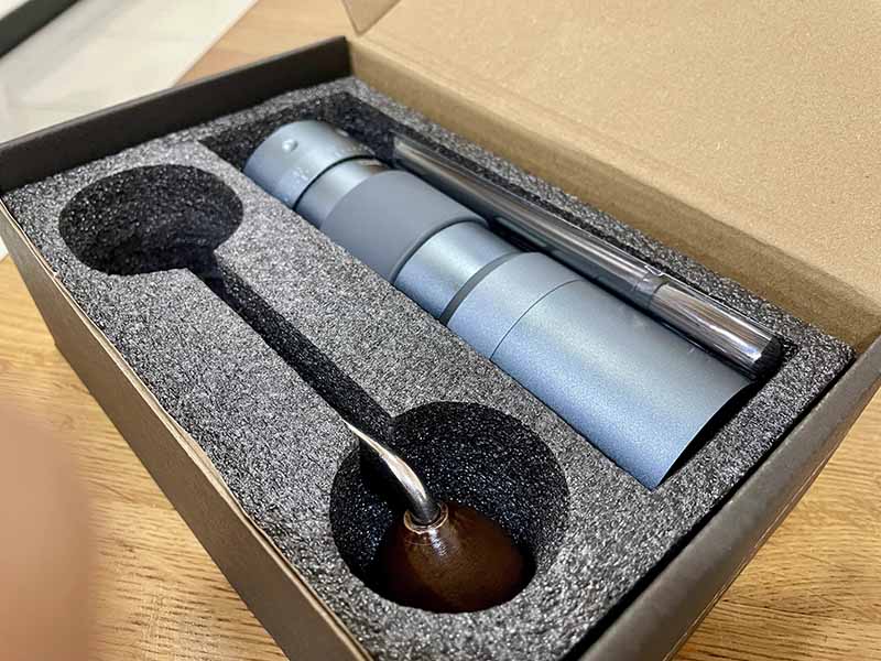 How to Use Manual Coffee Grinder: A Step-by-Step Guide